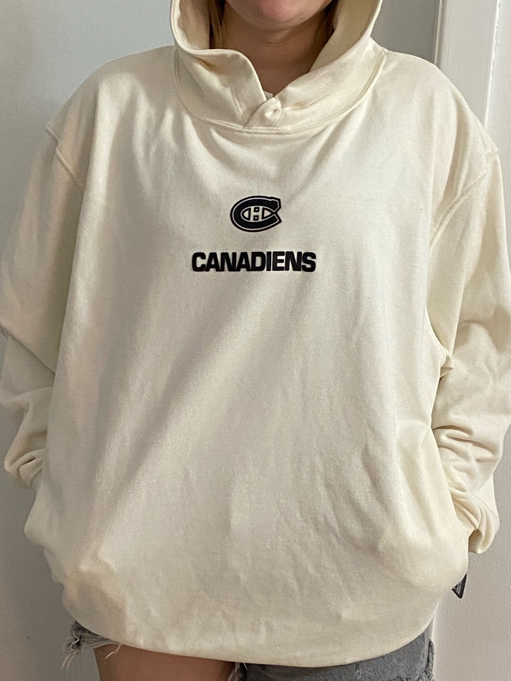 Montreal Canadiens Cream Pullover Hoodie - Men's size Medium NWT